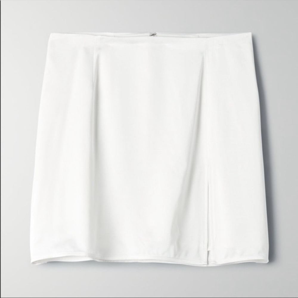 (REPOST) NWT Aritizia Tatiana Skirt in White
